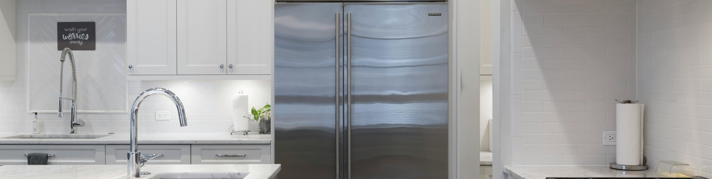 Toronto refrigerator repair technician servicing fridge