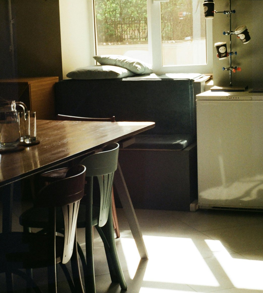 Technician diagnosing freezer cooling and frost issues